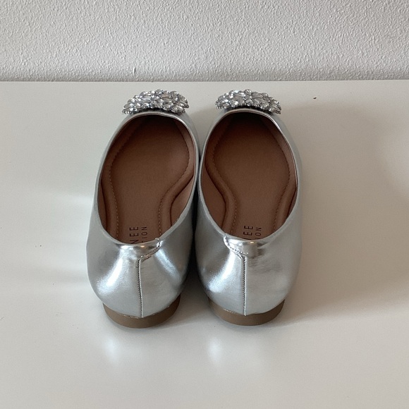 New WB Journee collection Louise et Cie Metallic Silver Embellished Loafers - Picture 3 of 5